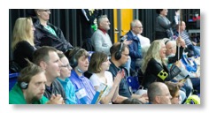 Handballfans-in-Leipzig-verfolgen-das-Spiel-mit-Audiodeskription-600x300